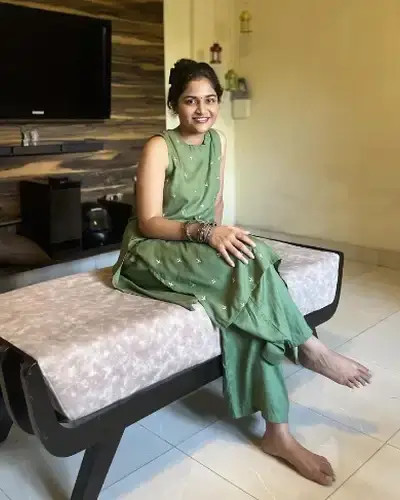 Dumburnagar Call Girls